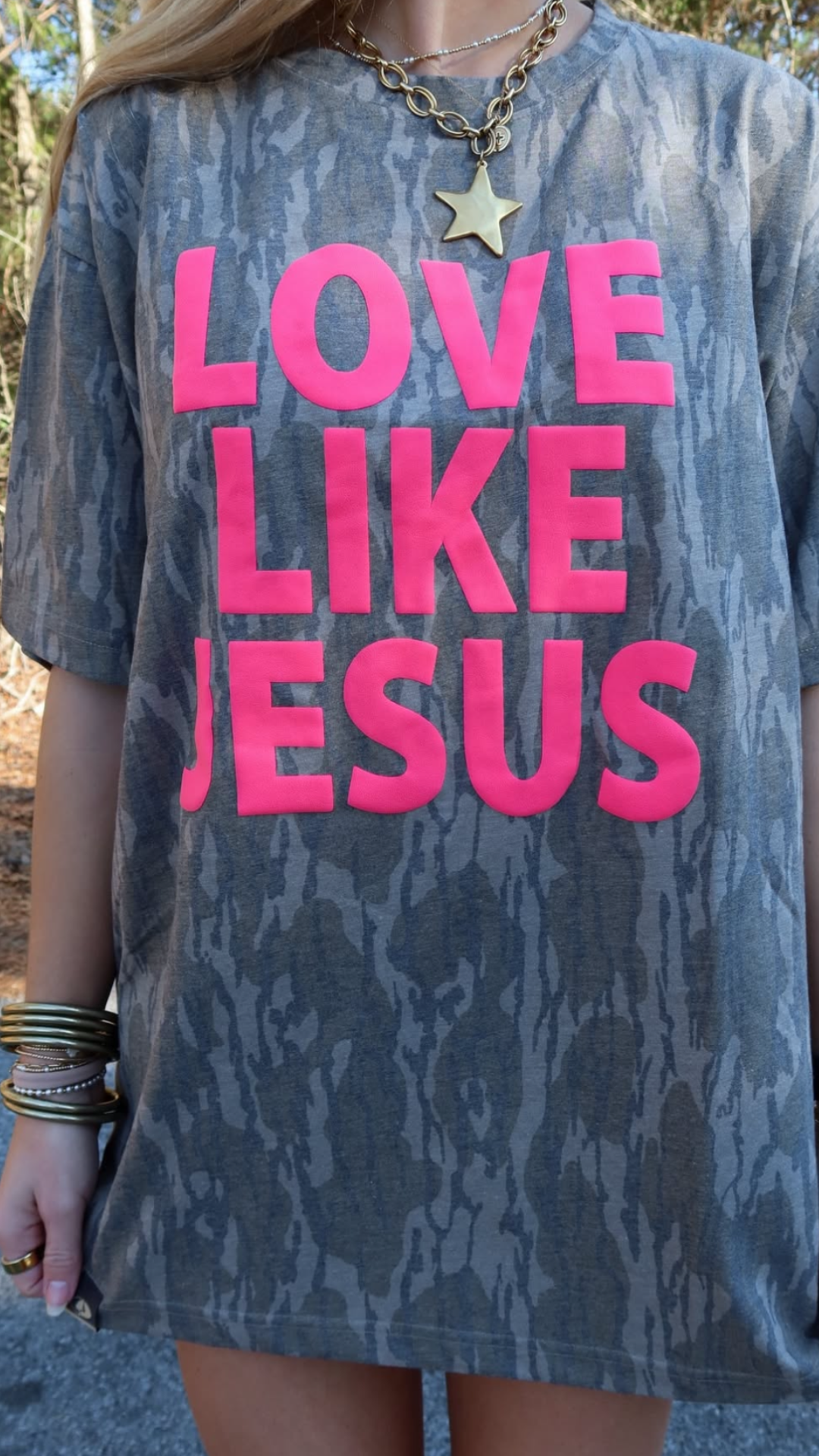 Love Like Jesus Camo Tee