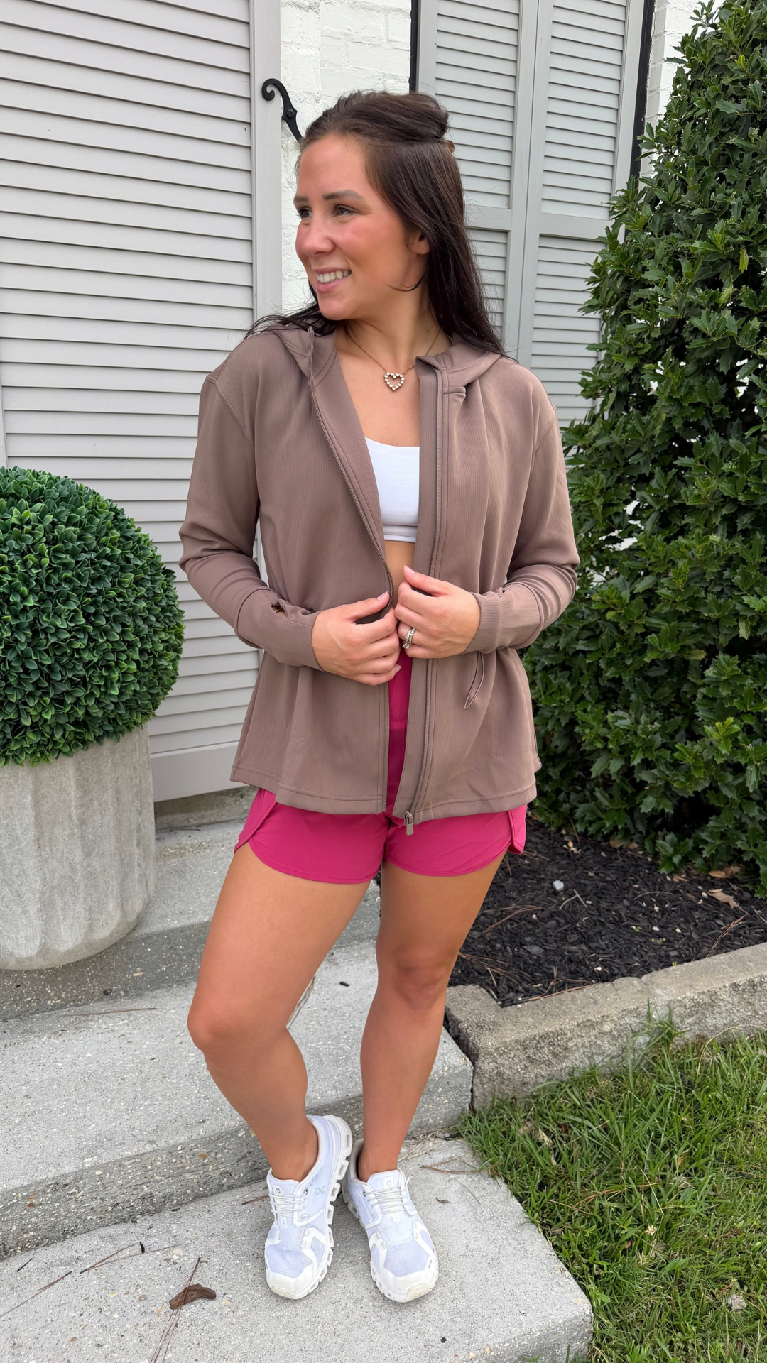 Contour Scallop Active Shorts